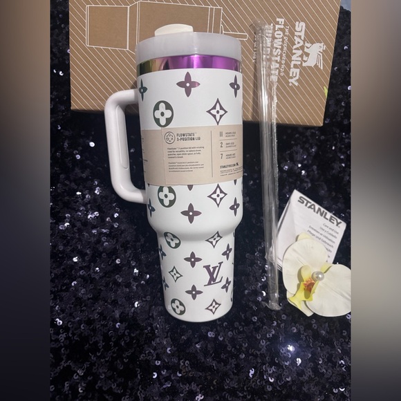 Stanley White Quencher H2.0 Tumbler with Iridescent Accent - Picture 2 of 6